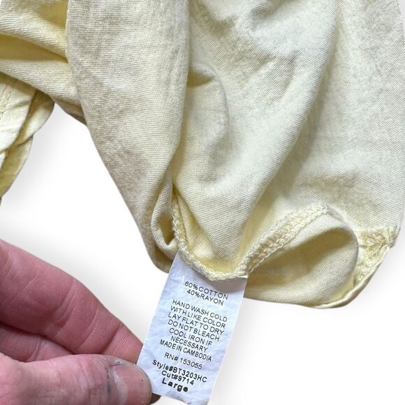 RAGGS II RICHES Women’s Pale Yellow Short Sleeve Tie-Front Crop Top Size Large - Picture 4 of 5